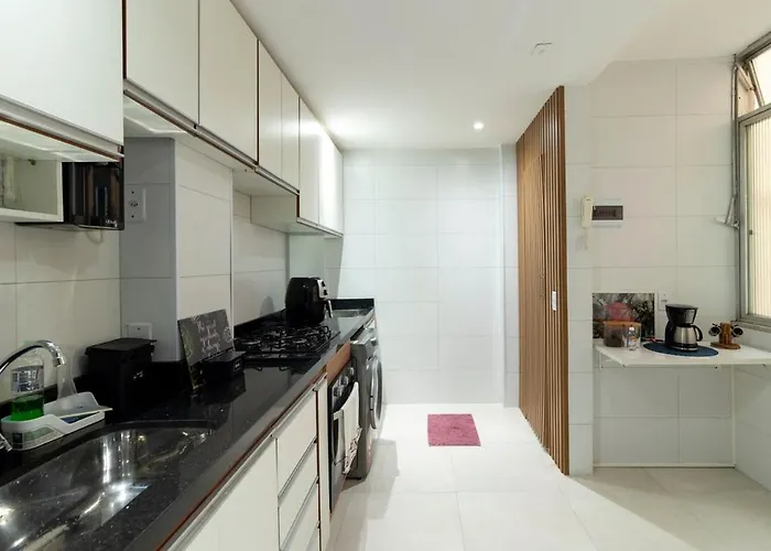 Apartment In Leme, Copacabana