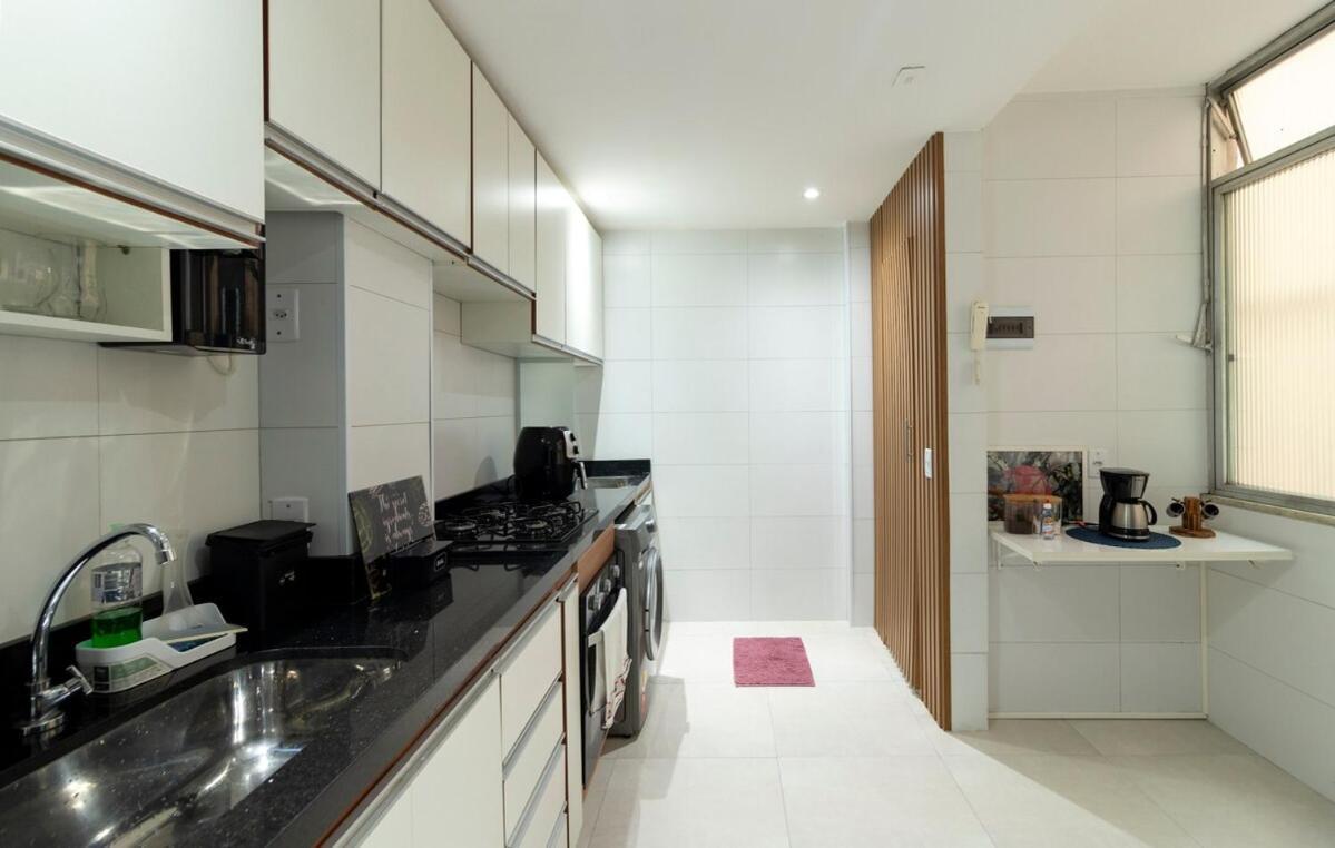 Apartment In Leme, Copacabana